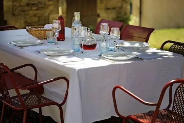 Les Hauts de Saint Vincent - Yerinde Yemek