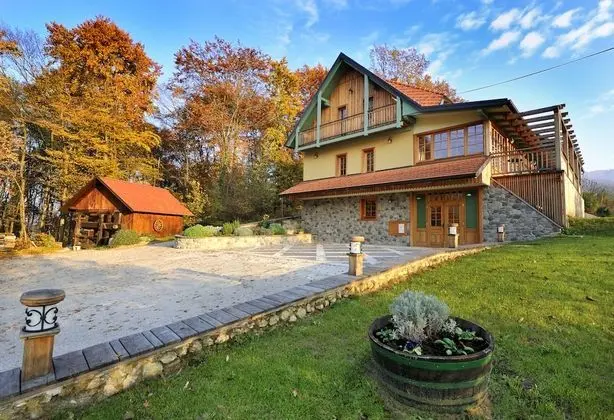 Villa Les With hot tub