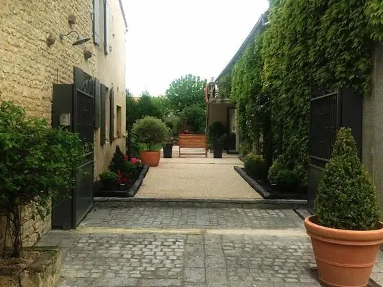 Les Hôtes du Paradis