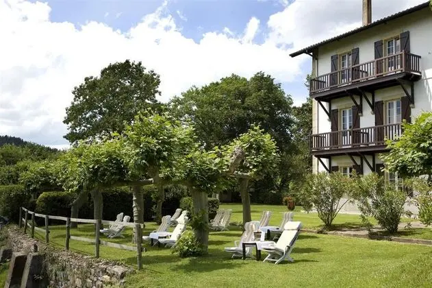 Les Jardins de Bakea