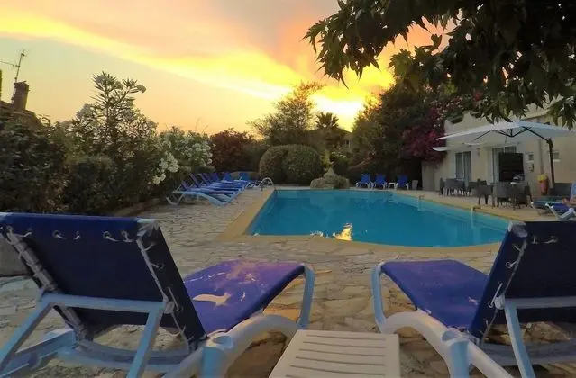 Hotel Les Jardins De Bormes - Havuz