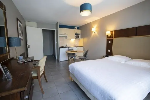 Les Pins Galants - Oda