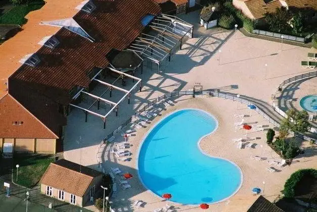 Les Villas Du Lac Residence - Havuz