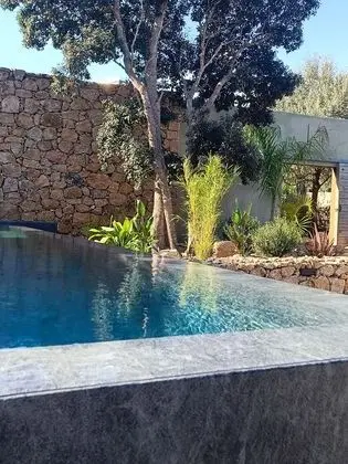 Les Suites Du Maquis - Havuz