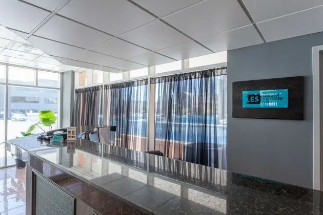 LES Hotel & Suites - Lobi