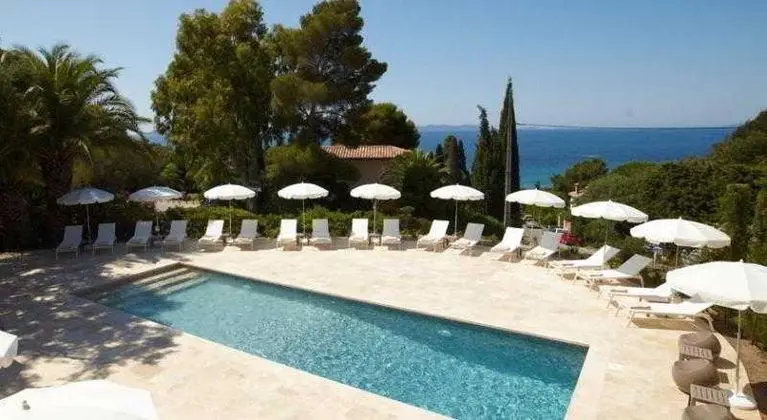Les Terrasses du Bailli - Havuz