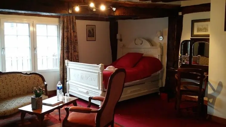 Les Trois Cheminees Chambre d'Hôtes - Oda