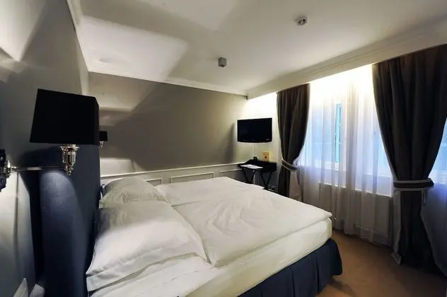 Lesar Hotel Angel - Oda
