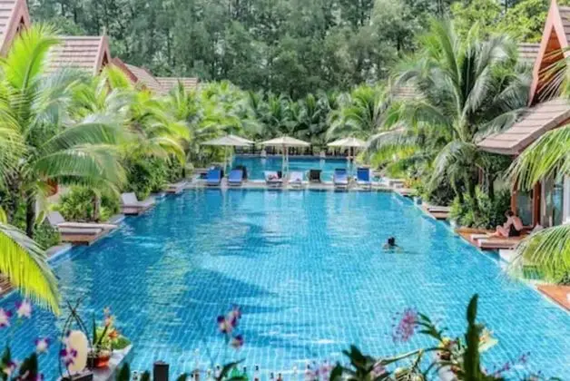 L'esprit de Naiyang Beach Resort - Havuz