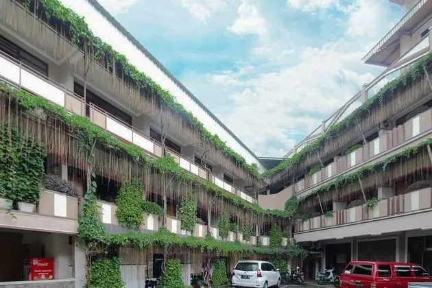 Hotel Lestari Near Lippo Plaza Mall Jember