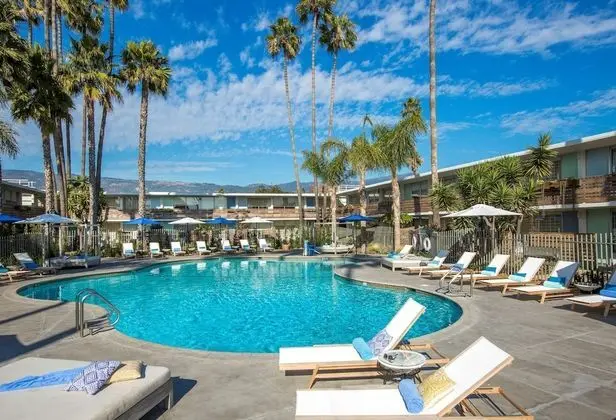 The Leta Santa Barbara Goleta, Tapestry Collection by Hilton - Havuz