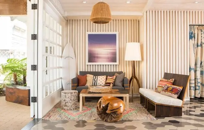The Leta Santa Barbara Goleta, Tapestry Collection by Hilton - Lobi