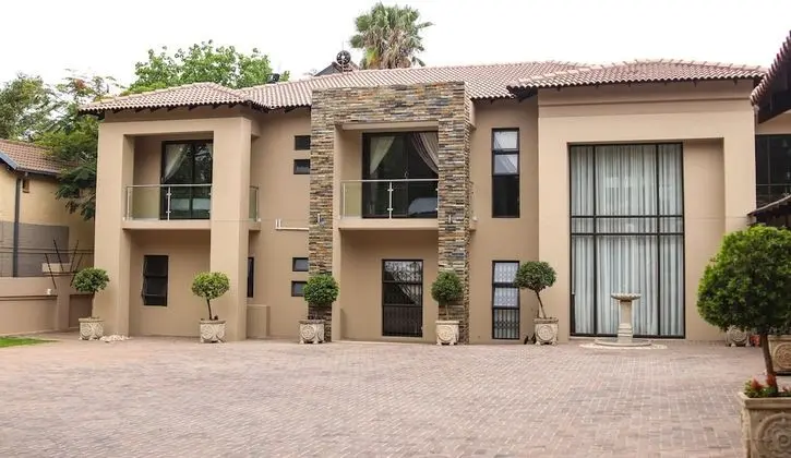 Letsatsing Lodge