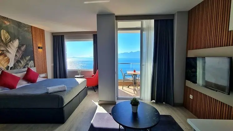 Letstay Panorama Suites
