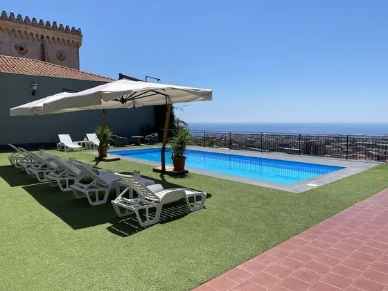 Villa Leucatia Bed&Events - Havuz