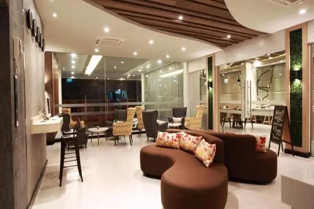 Levana Pattaya Hotel - Lobi