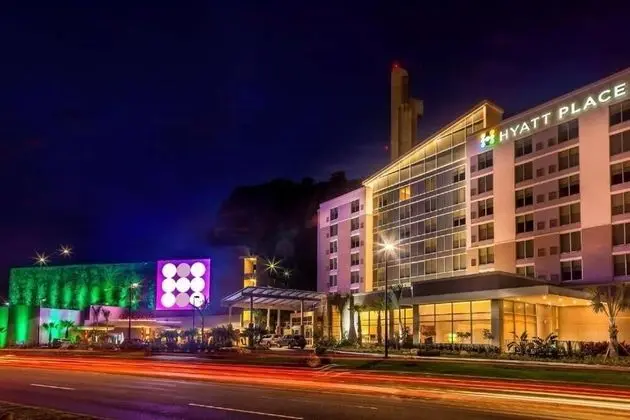 Levittown Lakes Suites