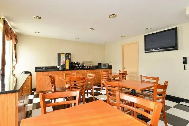 Lex View Inn at JFK Airport - Yerinde Yemek