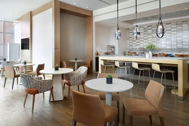 Lexington Marriott City Center - Yerinde Yemek