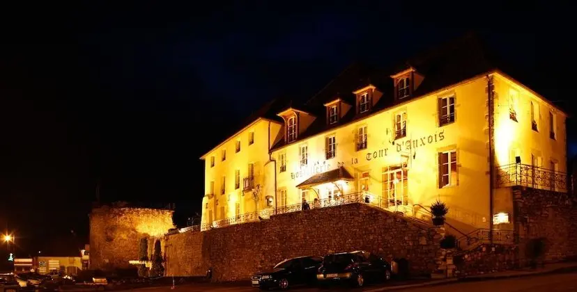 L'hostellerie de la Tour d'Auxois - Dış Mekan