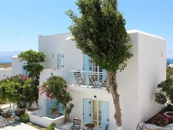 Lianos Village