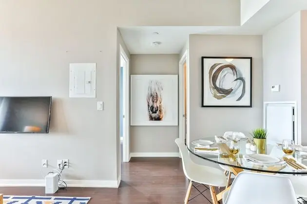 Liberty Village Condo w Parking - Oda Düzeni
