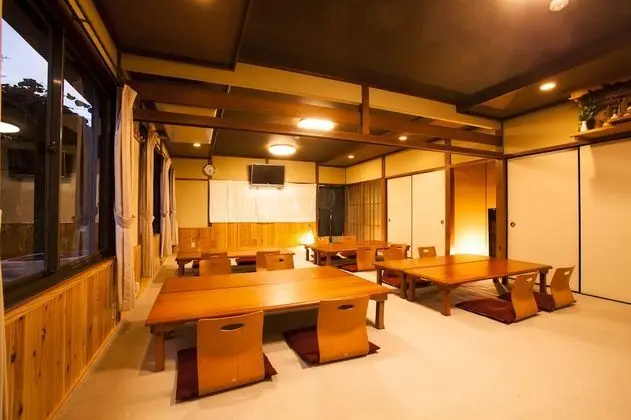 Liberty House Gonbeh - Yerinde Yemek