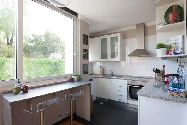 Liberty Penthouse Three-Bedroom Apartment - by LU Holidays - Mutfak