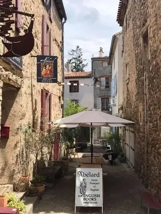 Librairie Abelard - Dış Mekan