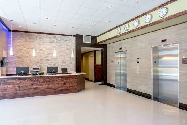 LIC Hotel - Lobi