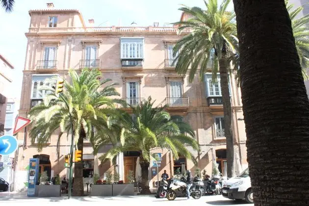 Life Apartments Alameda Colon