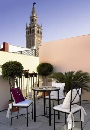 Life Apartments Giralda Suites