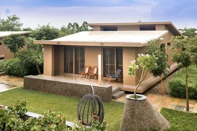 Life At Repose: Lake Villas Resort & Club - Oda Düzeni