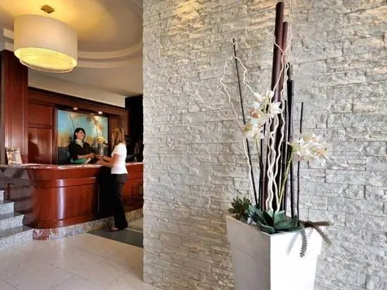 Hotel Life - Lobi