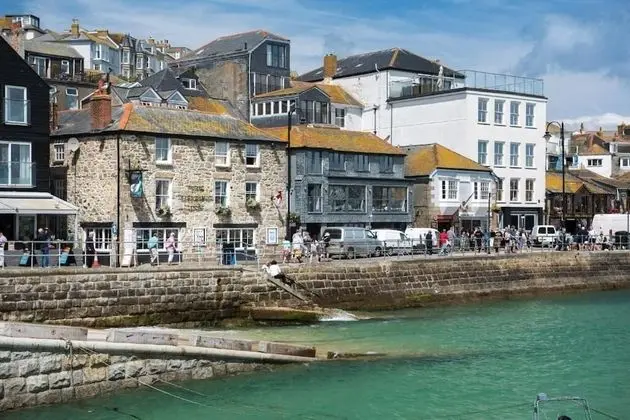 Lifeboat Inn