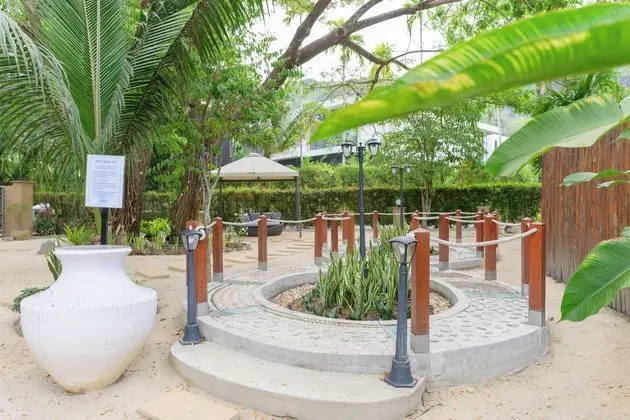The LifeCo Phuket Well-Being Detox Center - Dış Mekan
