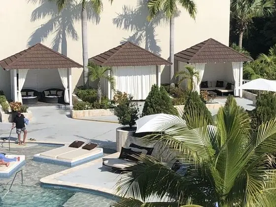Lifestyle Kosher Tropical Suites