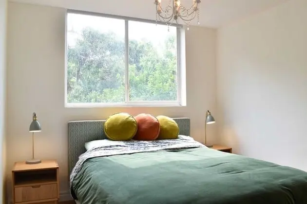 Light And Airy 2 Bedroom North Bondi Apartment
