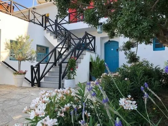 Light & Blue Marelia Apartments