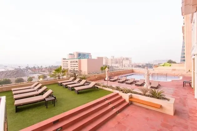 Light & Contemporary 1BR in Marina - Sea Views! - İç Mekan