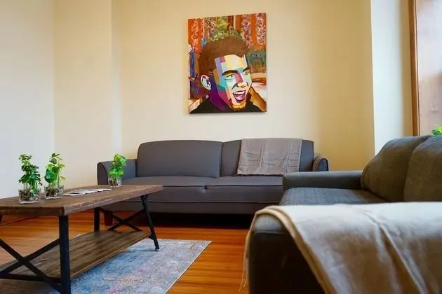 Light-filled Chicago Charmer in Wicker Park