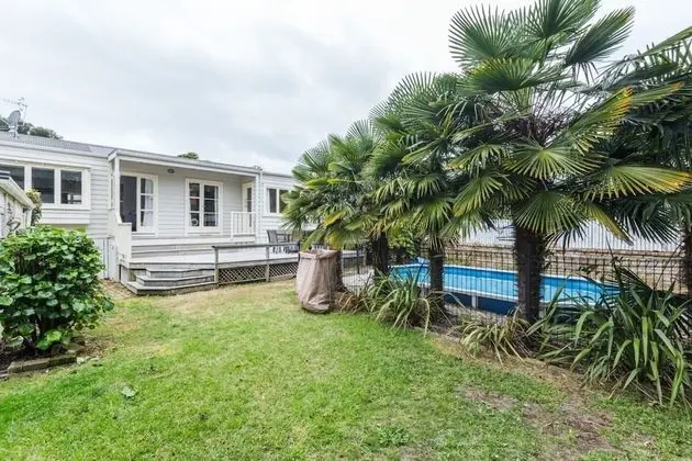 Light-filled Newly Renovated 3 Bedroom Villa in Remuera - Dış Mekan