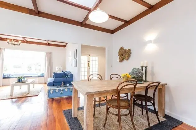 Light-filled Newly Renovated 3 Bedroom Villa in Remuera - Mutfak