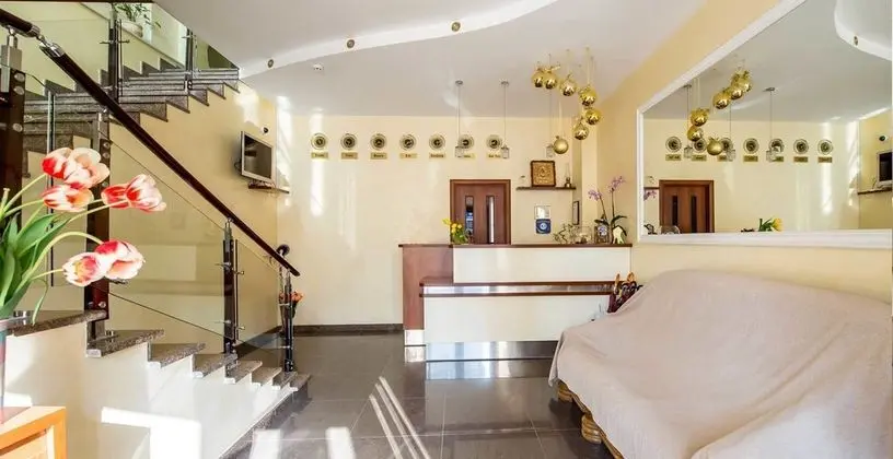 Light Hotel & Hub - Lobi