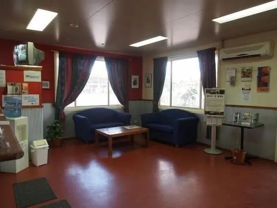 Lightning Ridge Outback Resort & Caravan Park - Lobi