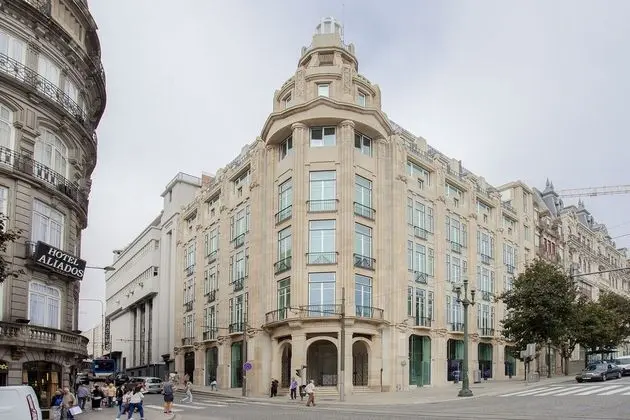 Liiiving - Aliados Luxury Apartment I