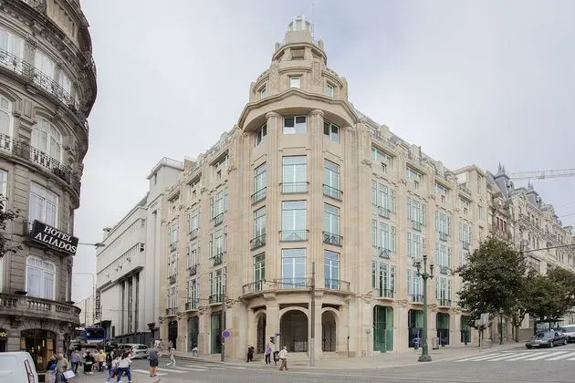 Liiiving - Aliados Luxury Apartment III