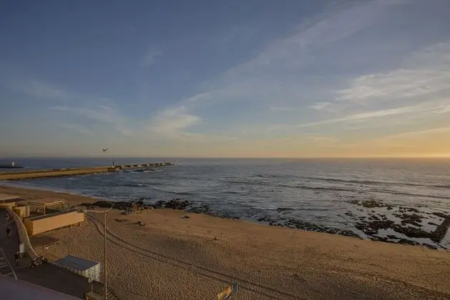 Liiiving -Luxury Beachfront Apartment IV