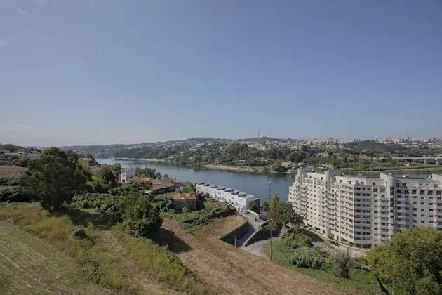 Liiiving -Luxury River View Apartment VI