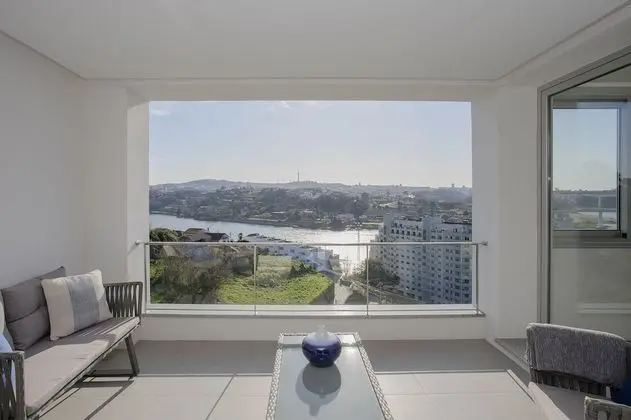 Liiiving-Luxury RiverView Apartment VIII